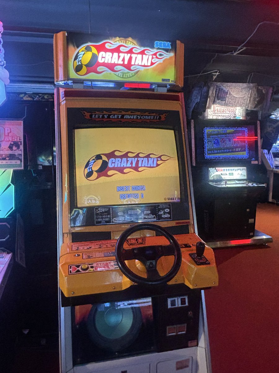 GiGO_hachioji_t's tweet photo. 【ビデオゲーム情報】
当店で開店より25年間長らく稼働していた初代クレイジーTAXIがこの度、「GiGOクレーンゲームオアシス フェスティバルウォーク蘇我」 にお引っ越しいたしました♪
あの店舗の実物大クレタクオブジェとセットで設置されるのが楽しみですね😊
これからも沢山遊んでもらってね♪#GiGO https://t.co/064mTmCafB