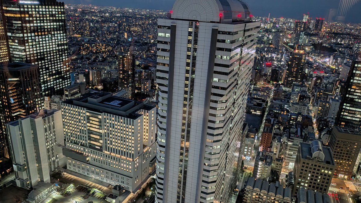 tawaruwata's tweet photo. 高層階からの景色！
なんていうの？
摩天楼！？
はぁ〜良い景色やわ〜 https://t.co/TA2KqKWB0Y