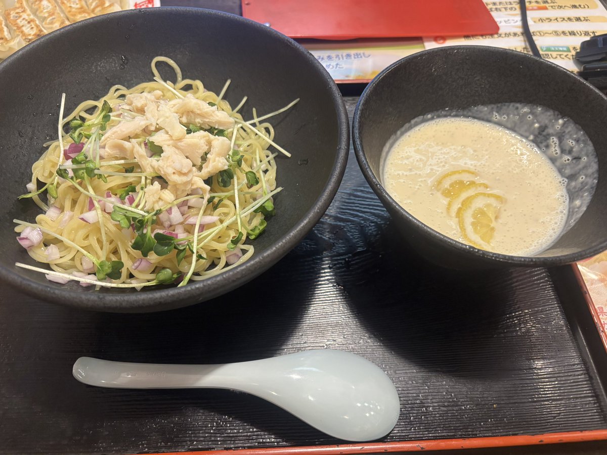 akagi42's tweet photo. おおぎやラーメンで遅い夕食
冷やしレモン豆乳ラーメンと餃子6個炭水化物量はおおよそ計算では120g
インスリン12単位
さてどう変動するかな💦 https://t.co/dxN5dtnLwt