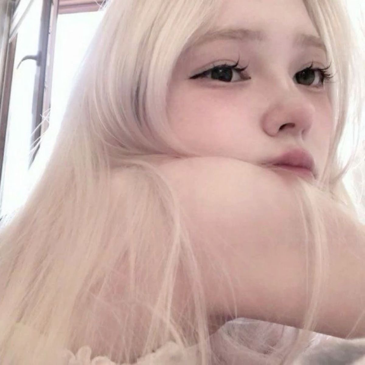 aria_riaaX's tweet photo. ꒰ა 🦢໒꒱ —  𝐀𝓻𝓲𝓪 𝐁𝓻𝓲𝓵𝓵𝓮𝓽 𝐇𝓪𝓻𝓹𝓮𝓻 𝐂𝓻𝓲𝓼𝓽𝓮𝓮𝓷 . ‧₊˚

        ； 26 𝓎ℯ𝒶𝓇𝓈 ℴ𝓁𝒹， 𝒾𝓃𝒻𝓁𝓊ℯ𝓃𝒸ℯ𝓇， 𝓅𝓇ℯ𝓉𝓉𝓎 𝑔𝒾𝓇𝓁
         ；ℬ𝒶𝓁𝓁ℯ𝓉 𝒶𝓃𝒹 𝓂𝒶𝓀ℯ𝓊𝓅 𝓁ℴ𝓋ℯ𝓇

“   It's a beautiful morning to enjoy.  ” 🇬🇧 https://t.co/sYLd66OfsU