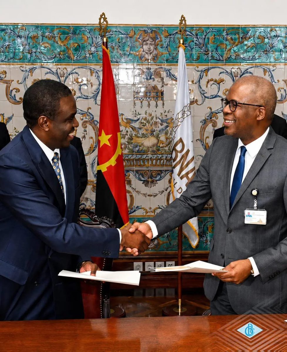 elie_kashama's tweet photo. Représentées par leurs Gouverneurs, André Wameso Nkualoloki et Manuel António Tiago Dias, la Banque Centrale du Congo (BCC) et la Banque Nationale d’Angola (BNA) ont signé, ce mercredi 8 juillet 2026 à Luanda, un mémorandum d’entente renforçant leur coopération institutionnelle.

Ce partenariat vise à promouvoir l’intégration financière, à faciliter les paiements transfrontaliers, à renforcer la supervision bancaire et à préserver la stabilité financière entre la RDC et l’Angola.

#BCC #BNA #RDC #Angola #Coopération #StabilitéFinancière #Paiements

TEAM LEADER