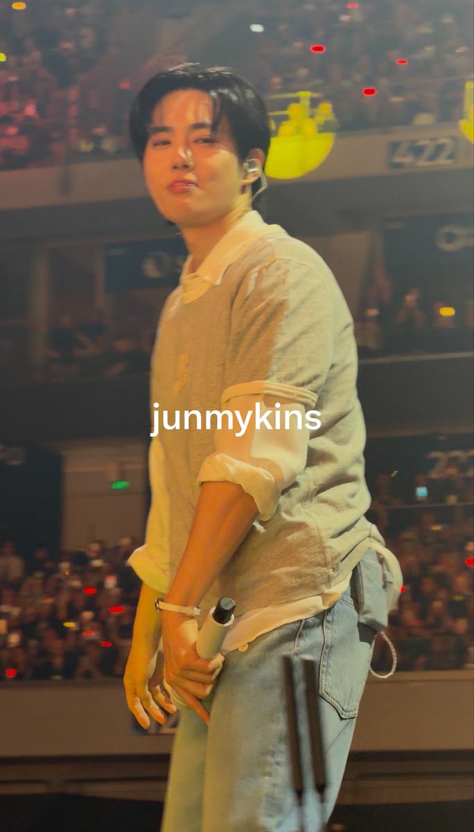 junmykins's tweet photo. KIM JUNMYEON WHAT ARE WE???,!@%^/$:):!! https://t.co/OIOJCL3cWi
