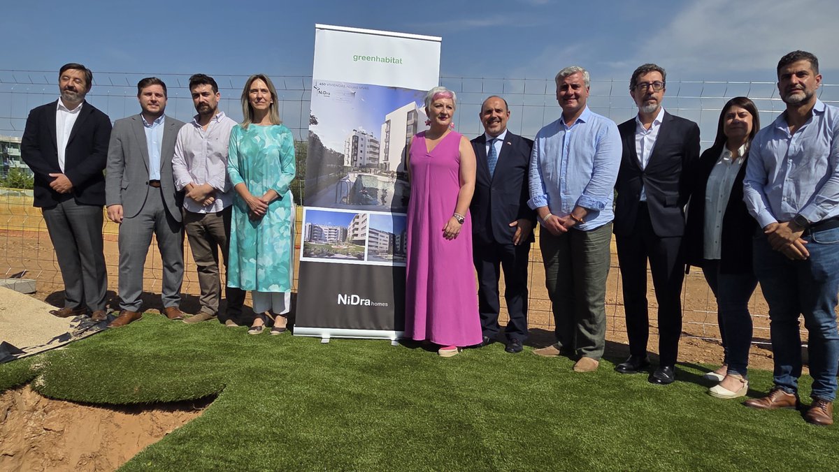 cortesclm's tweet photo. 🏗️ El presidente de las Cortes de #CastillaLaMancha @PabloBellido_Az ha participado en la primera piedra de una cooperativa en el barrio de #AguasVivas de #Guadalajara con la construcción de 234 viviendas por @NiDrahomes 

📸 https://t.co/irlWQWy2eo https://t.co/io8rUFb8Kk