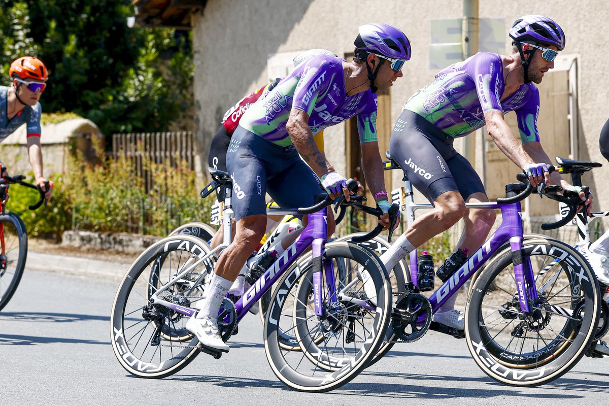 GreenEDGEteam's tweet photo. #TDF2026

There’s 60km to go with just 1 rider out front, we’re seemingly nailed on for the first bunch sprint of this years Tour! https://t.co/IJymx6sxFT