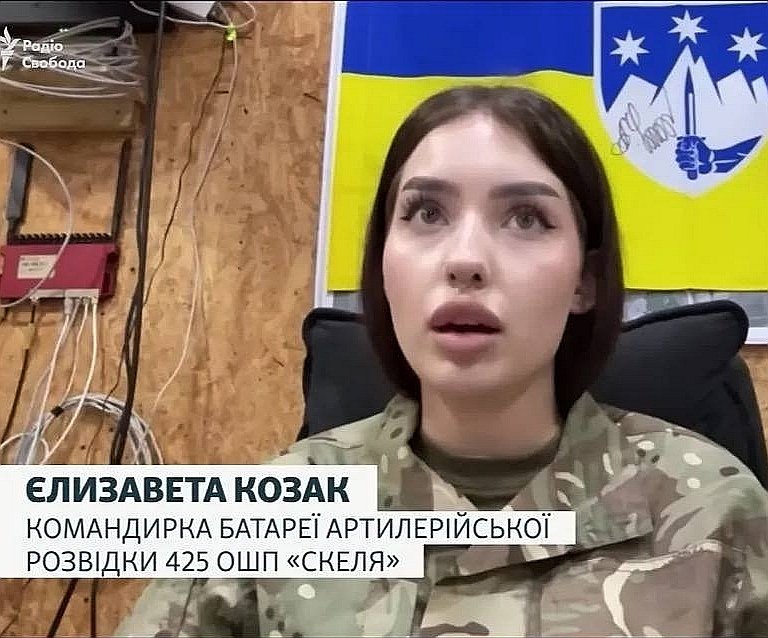 lUkraineLibre's tweet photo. Давати інтерв'ю через трансляцію, де на задньому фоні  з розвернутим до камери шильдіком роутер
MikroTik L009UiGS-2HaxD-IN з всіма MAC-адресами в тому числі WiFi - це прям дуже і дуже феєрично. https://t.co/MBJ9yRhNas