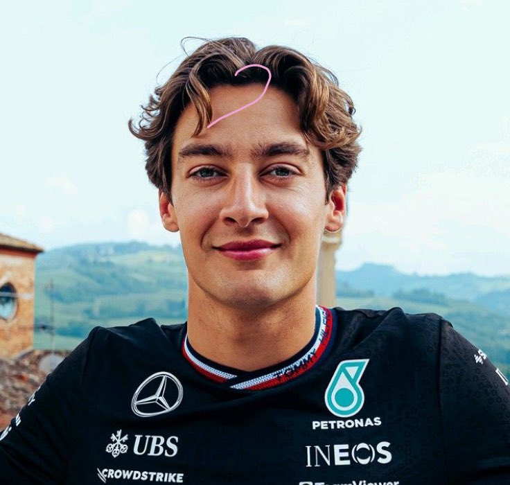 therussellist's tweet photo. FINALLY i can post this semi-selfie damn #f1twtselfieday https://t.co/FAV1LCCu7y
