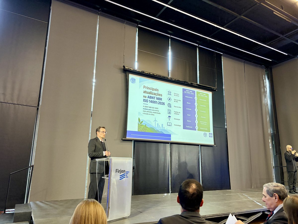 andre_vilhena's tweet photo. Lançamento da nova norma @abnt_oficial ISO 14001 hoje na @firjan @firjansesi 
#truststandards https://t.co/x6E8rOZIWq