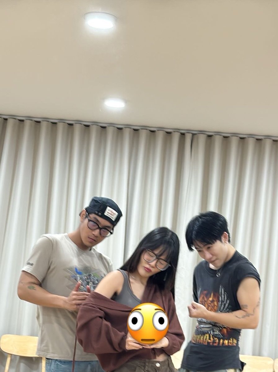 sleepymangx's tweet photo. เลือกกล้ามที่ท่านชอบ https://t.co/YeVDyNl5lW