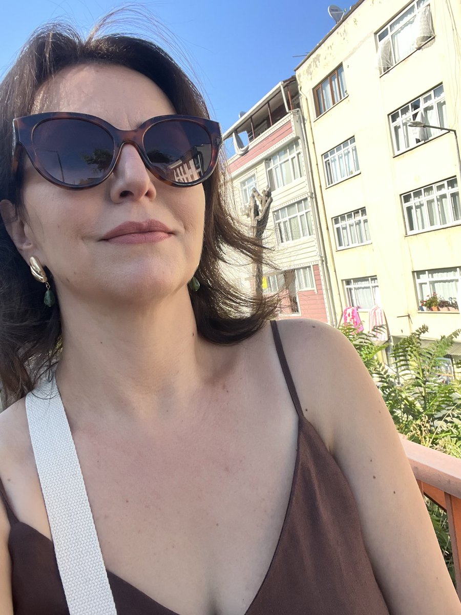 aisekadin's tweet photo. Birazda külkedilikten çıkalım bakalım. https://t.co/Qc8fTeELSs