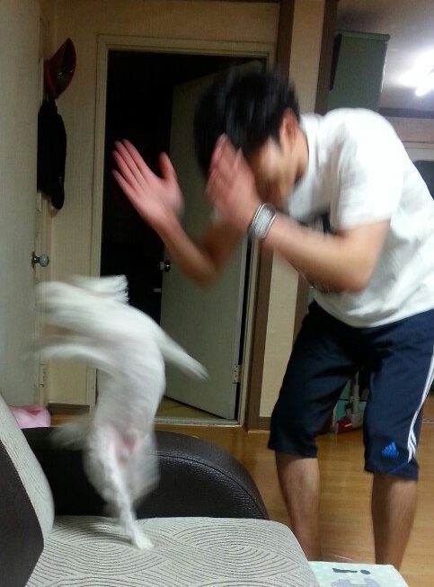 favofyj's tweet photo. 260708 이즈위 #영재 

영재한테 몰래 볼찌빵 3번 부탁했는데 대놓고 하는 것도 귀여워서 여자 활짝 웃음..😁 https://t.co/pV1M1HPzG4