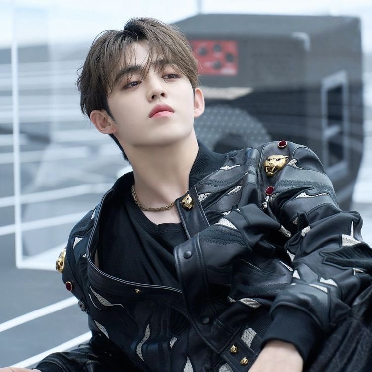 coups_s_0808's tweet photo. 최승철 목부터 발끝까지 꼭꼭 잠궈져 있어도 남자의 성숙함으로 진짜 너무 섹시한걸 다들 알아야해 https://t.co/RERPyVvwXI