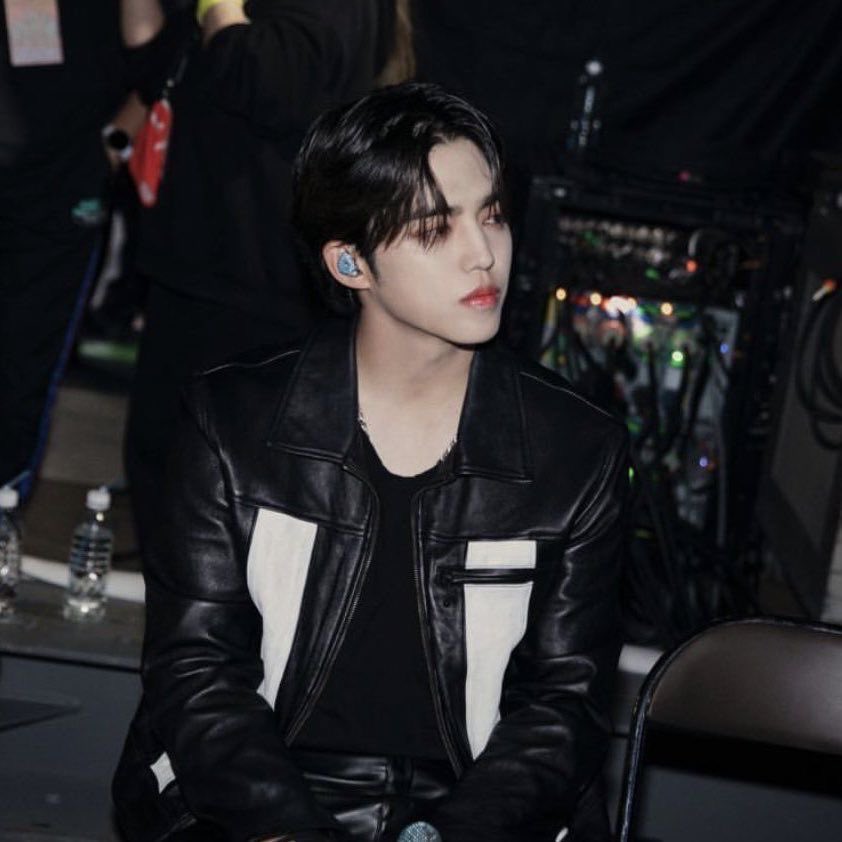 coups_s_0808's tweet photo. 최승철 목부터 발끝까지 꼭꼭 잠궈져 있어도 남자의 성숙함으로 진짜 너무 섹시한걸 다들 알아야해 https://t.co/RERPyVvwXI