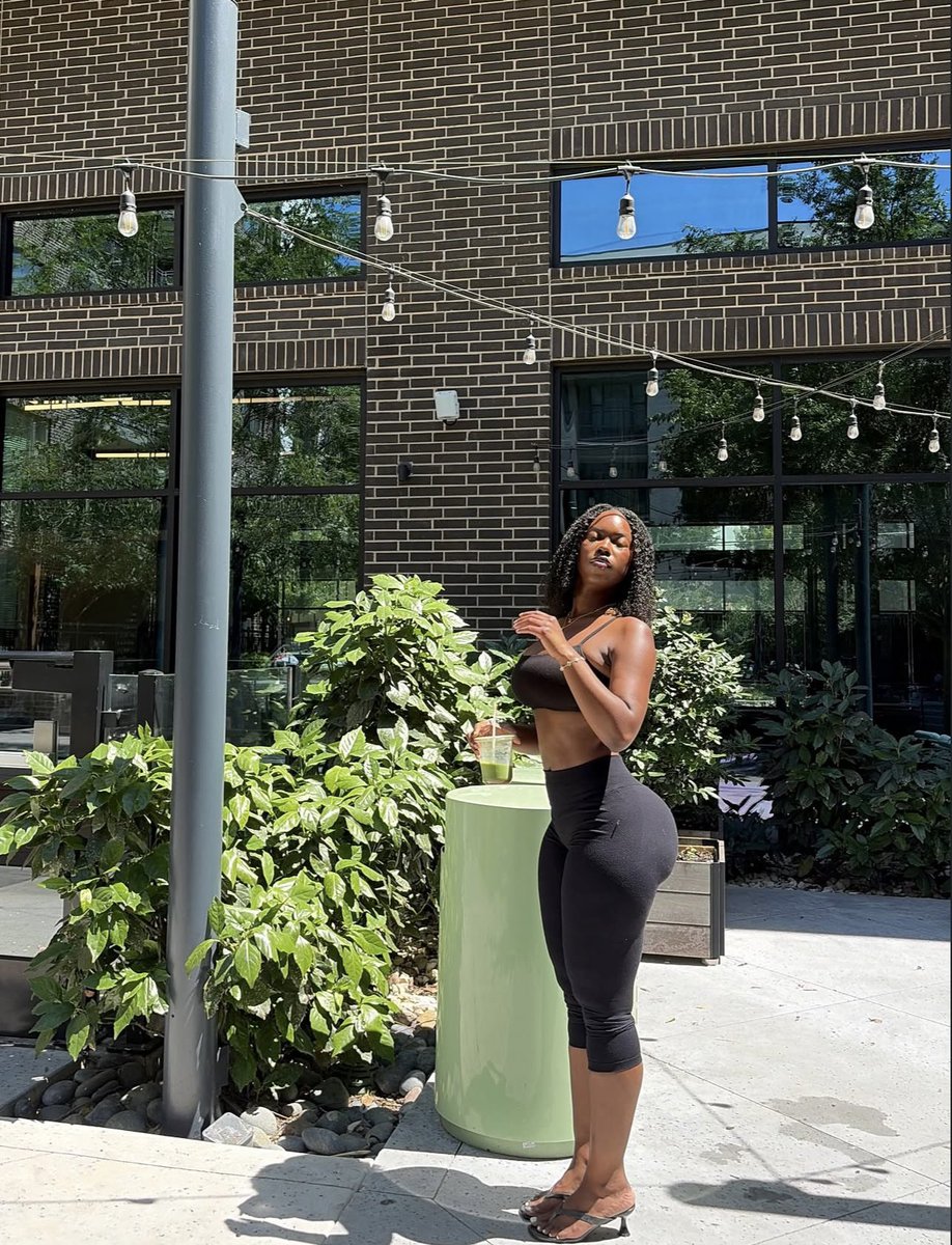 _girlsteam_'s tweet photo. Body matcha .🤏 https://t.co/KHDsnYWcwd