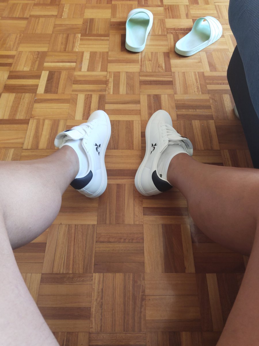 Rappadette's tweet photo. Perrete novato con zapas nuevas 👟👟 Hoy de estreno 🐶🐶 https://t.co/jk0m8VpjuX