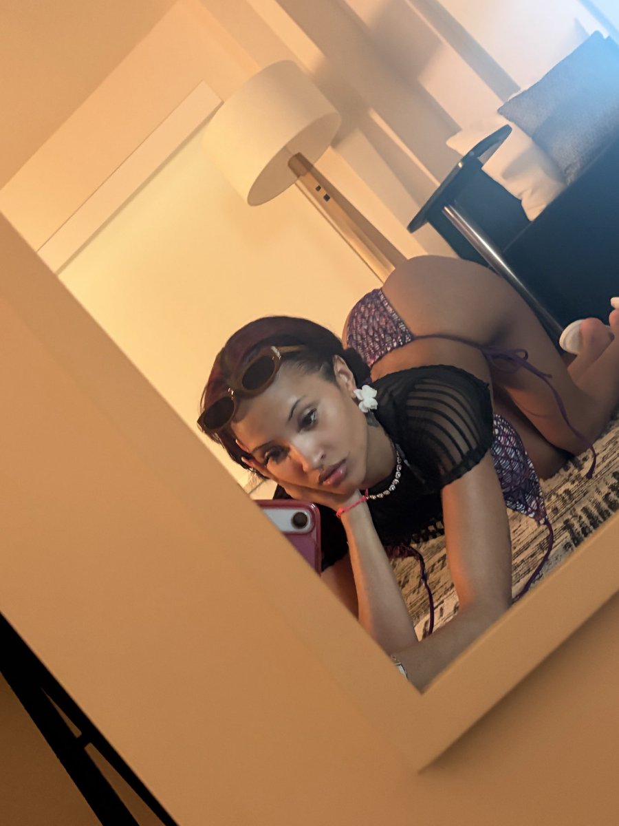 zuriiiah's tweet photo. 🧚🏼‍♀️💜 summer has been so good to meeee 

https://t.co/isaRz5c0dP 😋💜 https://t.co/4Lsro03qIZ