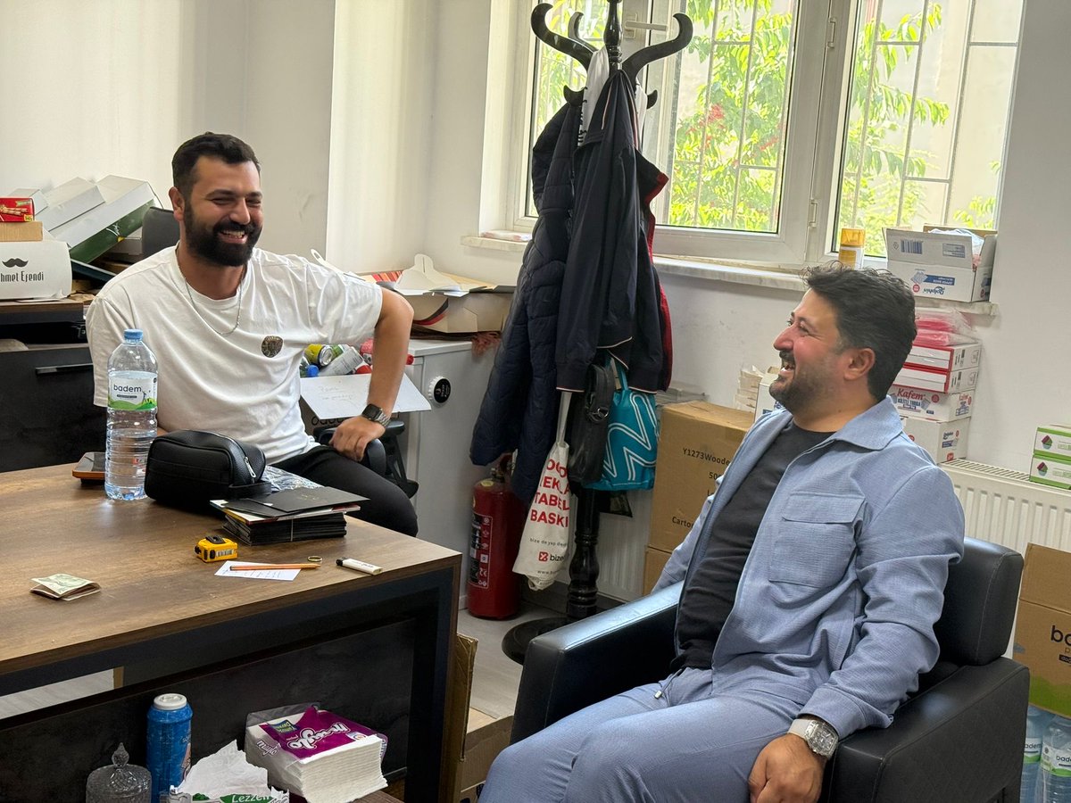 EmreCaliskan_50's tweet photo. Önceki yıllarda yol arkadaşlığı yaptığımız kıymetli kardeşim @OmrYuzer ’i, Sarf Ambalaj işletmesinde ziyaret ettik.

Misafirperverliği için teşekkür ediyor, iş hayatında başarılarının daim olmasını temenni ediyorum. https://t.co/9IFCmS2YO4