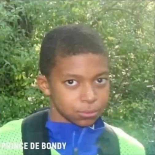 tenistark's tweet photo. tenho uma raiva de como o mbappe ainda parece ser brasileiro e não ser mas quando criança ele parecia MUITO mais 😭😭😭 https://t.co/OCIsDzH3Ss