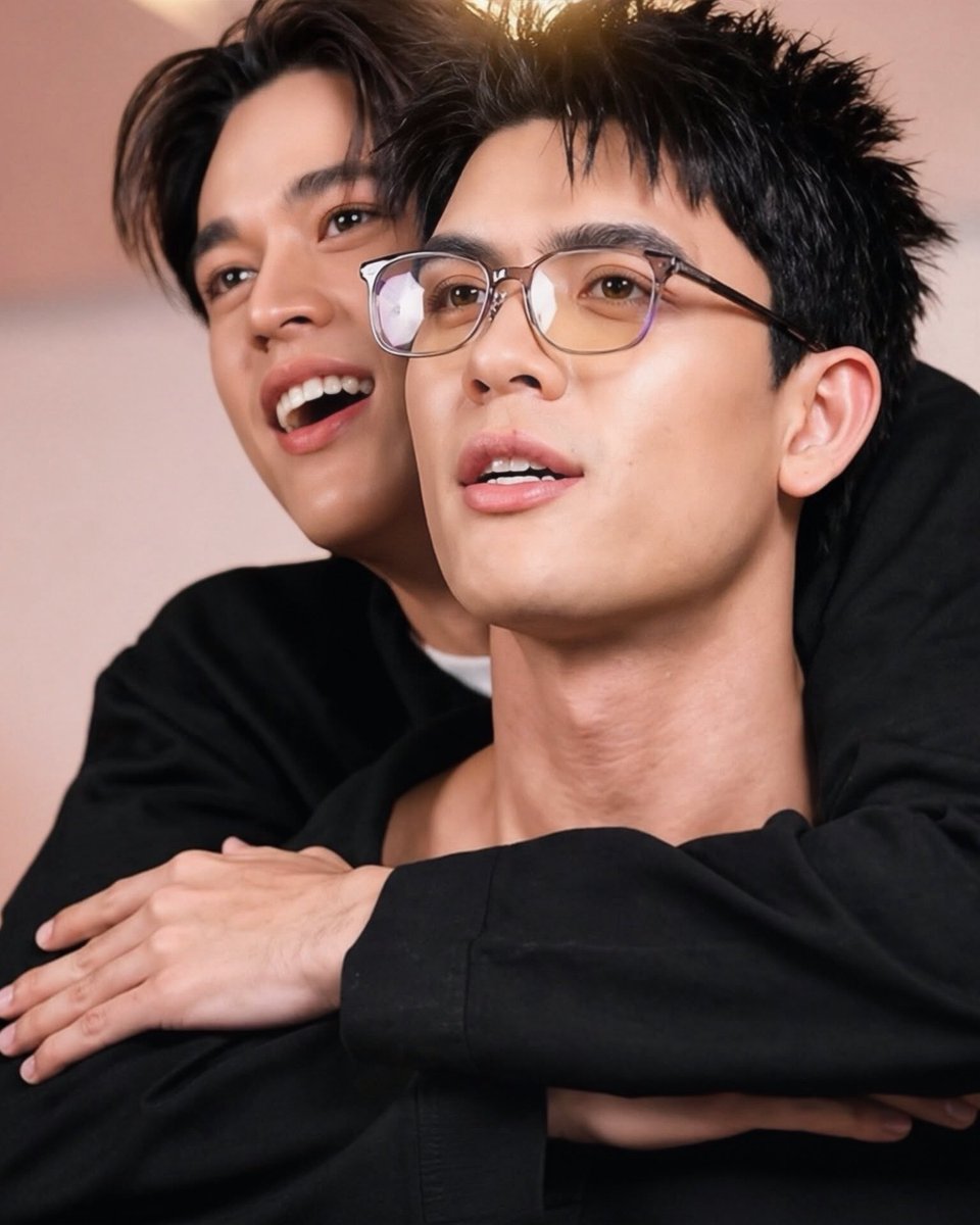 kusuma70785's tweet photo. Just BE HEALTHY, BE HAPPY, SHINES MORE, BE WEALTHY, don’t forget that WE’VE GOT YOUR BACK BOIS 🥰
#JossGawin #JossGawinConcert #JossWayar #GawinCaskey #Guinzly #JossGawinNation #JGN https://t.co/Uy9OjaCbWU