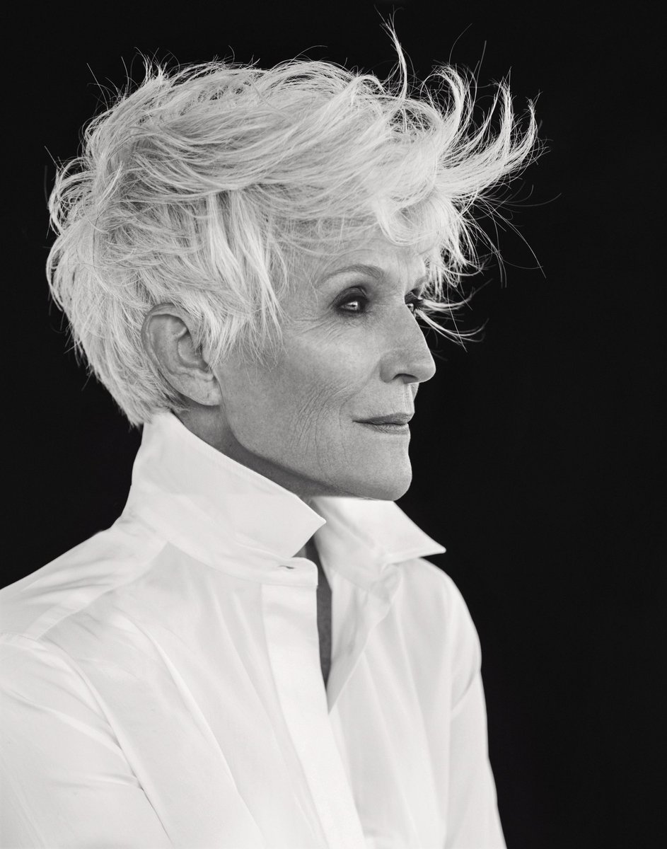mayemusk's tweet photo. Short hair can be wild with magic hands from a talented stylist 😎😎 @XFashion My agent at that time said this is not a look for a woman in her 70s. That’s why he is a former agent🤣
Changing your looks will be in my new book coming out in September. 
TIMELESS- The Art of Reinvention and Resilience at Any Age 📕 
Pre-order: https://t.co/W9KRc2KNbf
#ItsGreatToBe78