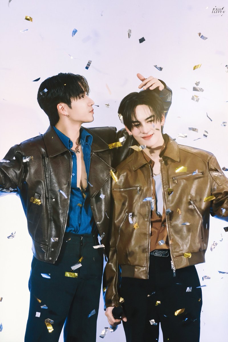 psiluvvu's tweet photo. 𝙃𝘼𝙋𝙋𝙔 𝘼𝙉𝙄𝙑𝙀𝙍𝙎𝘼𝙍𝙔 𝟮 𝙔𝙀𝘼𝙍𝙎⭐️
— เดินไปด้วยกันในปีที่ 3 4 5 ยาวกันไปเรื่อย ๆ จนนับไม่หวั่นไม่ไหวกันเลยนะ ขอบคุณที่ทำงานหนักกันทั้งปีเลย

#psddevils2years2gether https://t.co/YNtFfwMQXw