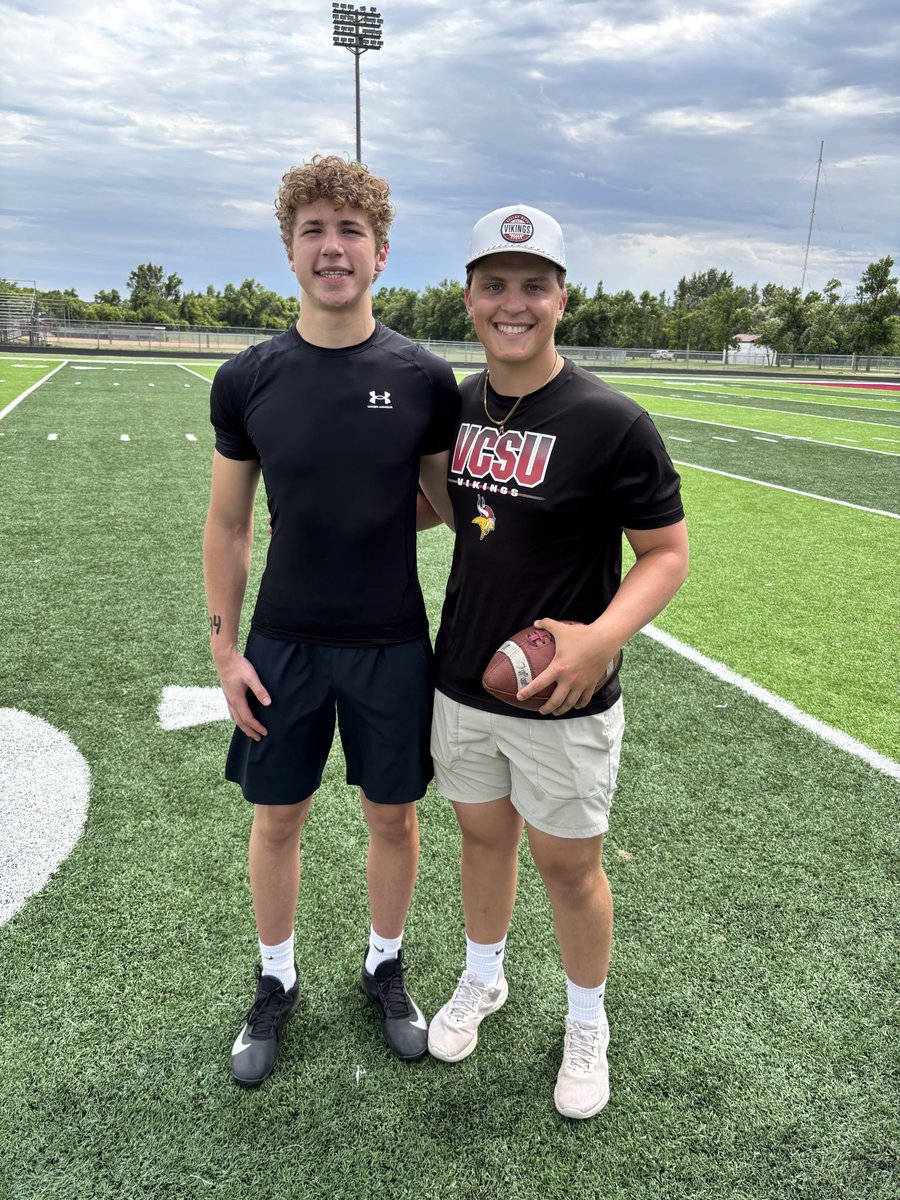 barrettlutz09's tweet photo. And another big thanks to @VCSU_Football #longsnapper Carter Lyon for the workout and tips!  It was great to get some insight on the program from a player!  Very appreciated! #linebacker #longsnapper https://t.co/E0uaXRoOd1