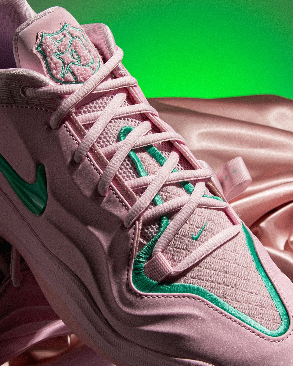 footlocker's tweet photo. This drop is for all the pretty girls 🩷💚

Cop the A'Two "Pinkies Up" in-store and online at Foot Locker. https://t.co/Op5uTUKvvJ