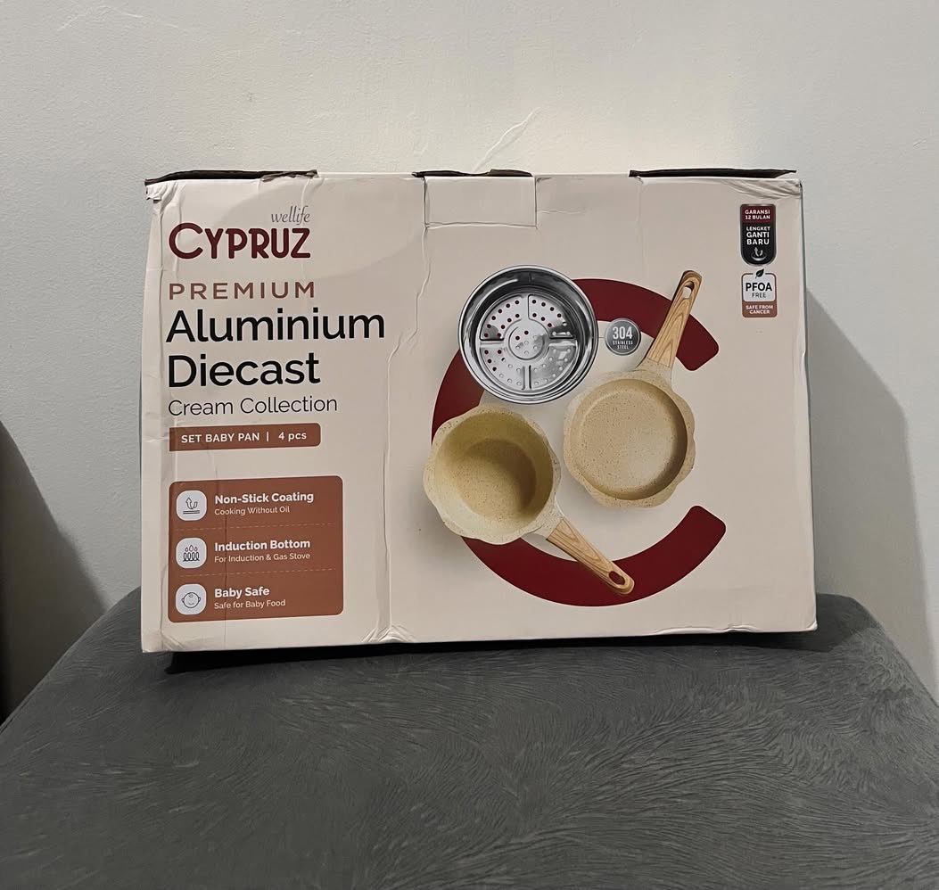 pratiwidishas's tweet photo. 1. Pan set anti lengket dari merk cypruz. Aku lebih suka masak MPASI pake wajan ini daripada slow cooker. Lebih satset. Pan nya beneran anti lengkett 👌 https://t.co/j7QYpCYa8u￼ https://t.co/jvTLGw07DC