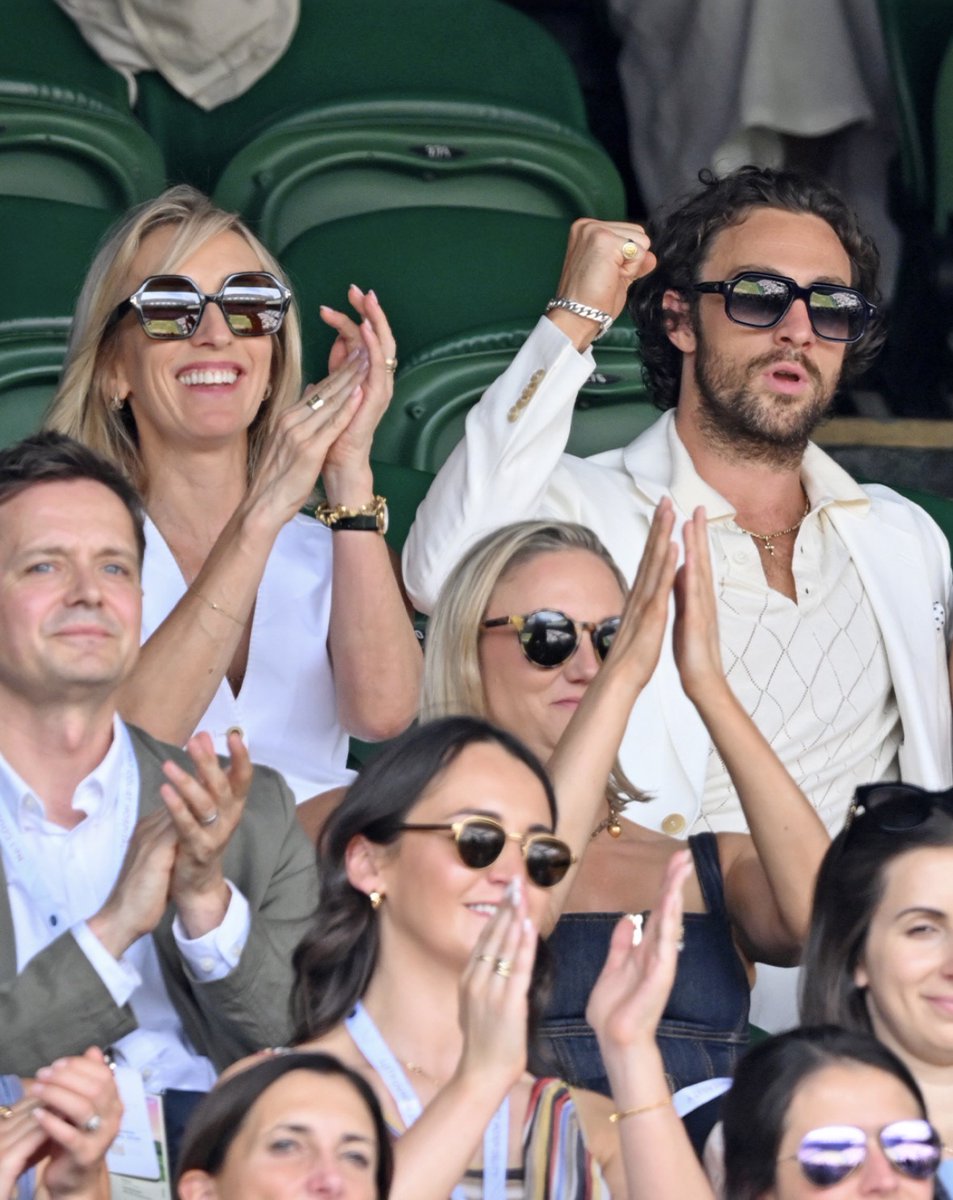 WassupMate_'s tweet photo. Sam and Aaron Taylor-Johnson at Wimbledon ✨ https://t.co/s56Oq4OuvS