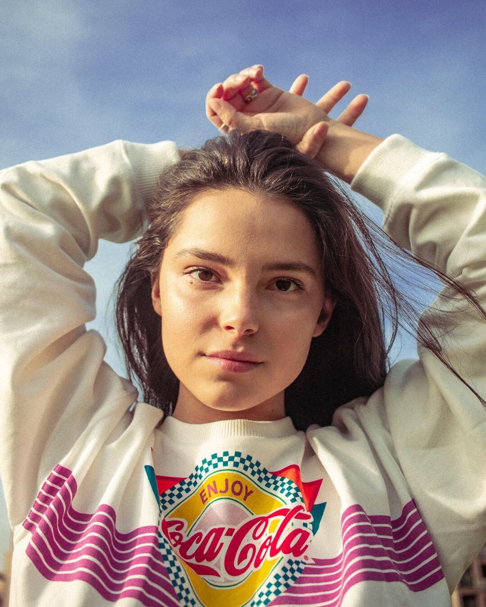 a24nan's tweet photo. novo crush desbloqueado com sucesso e se chama inde navarrete https://t.co/SkRiDW1Drb