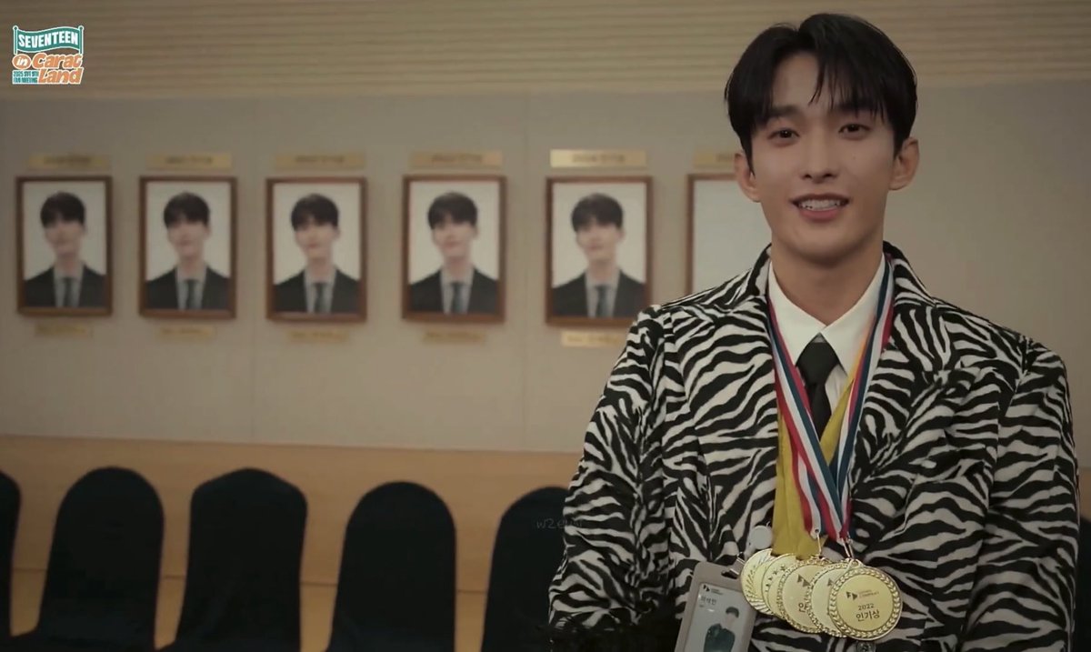 b3sideyooui's tweet photo. 도겸이 고잉 5년 연속 (실제로는 6년 연속) 인기상 받은  이유 https://t.co/XrIt1uoxo2