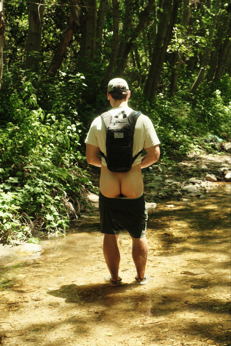 bredandbudder's tweet photo. Yesterdays hike was bootyful🍑😜 https://t.co/cBTALIdeX9