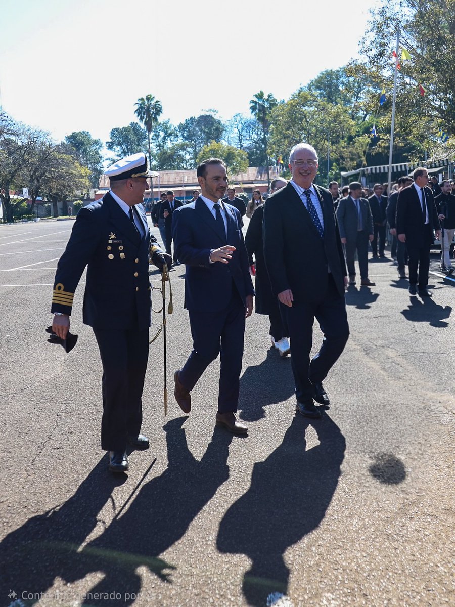 passalacquaok's tweet photo. Junto al gobernador de Corrientes, @JPValdesok, y al intendente de Posadas, @LaloStelatto, participé de una de las ceremonias más significativas del Liceo Naval Militar Almirante Storni, la entrega de los uniformes de gala a los cadetes de primer año.

Quiero felicitar a cada uno de ellos y a sus familias por este paso tan importante. También reconocer a esta emblemática institución por su tarea de formar jóvenes con valores como el honor, la disciplina, el compromiso, el respeto y la vocación de servicio, principios que los acompañarán a lo largo de toda su vida.