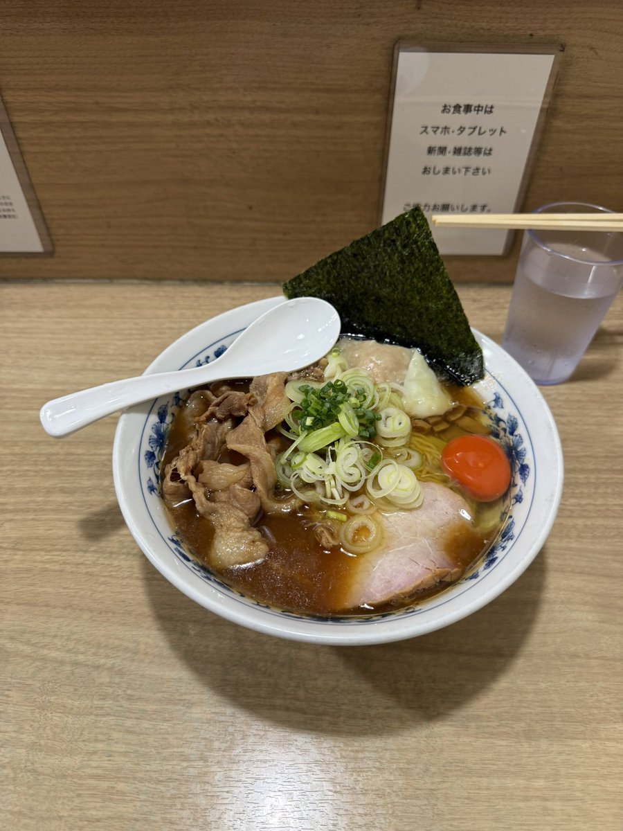 junzee's tweet photo. 3日投稿しないのは珍しいな。日曜日に花木の悪だくみを食べたり今朝は菓子パンを食べたりしている。明日働けば明後日は休み。酔うことを目的とした飲酒は好ましくない。気をつけねば。ってなわけで！ https://t.co/E8x2UhUtsF