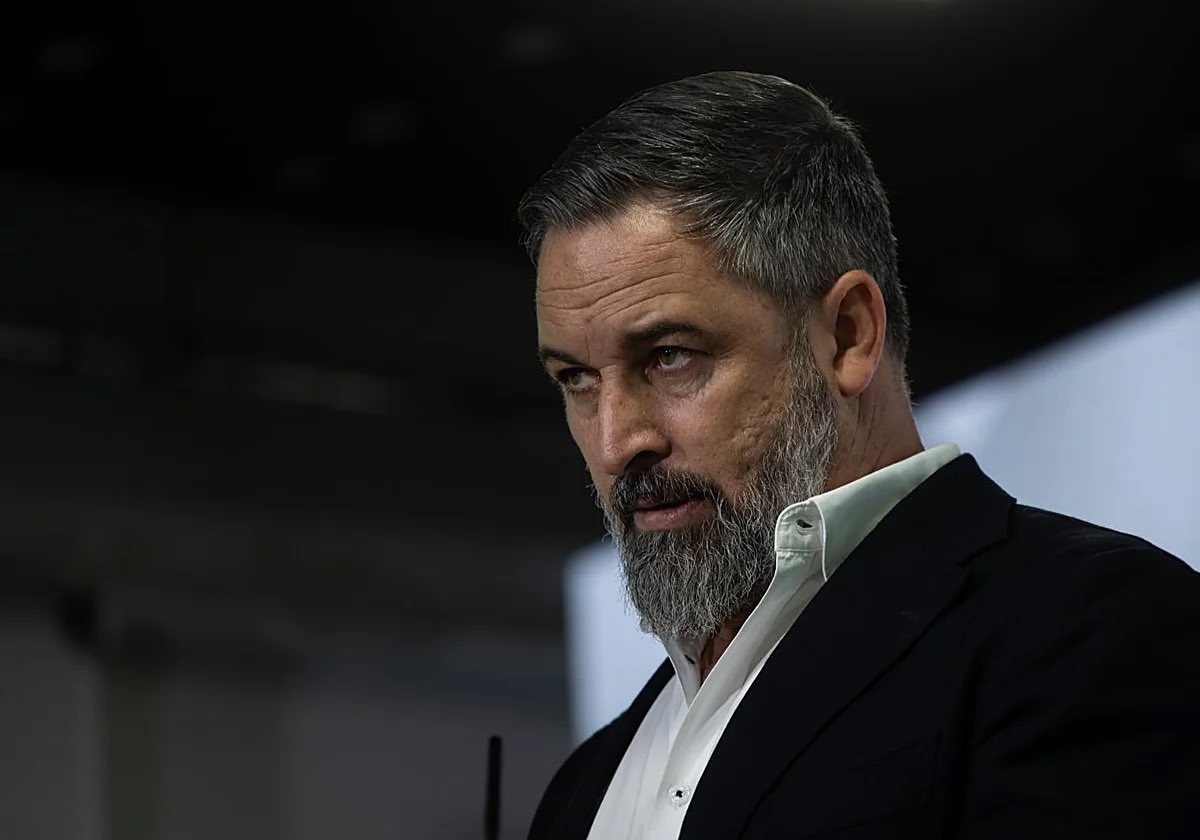 anaalonsogonza1's tweet photo. Cipayo: persona que sirve servilmente a los intereses de potencias u organizaciones extranjeras en detrimento de los de su propia nación.

Y si seguís teniendo dificultades para entender lo que es un cipayo, aquí dos ejemplos claros… https://t.co/tvpF4awEIg