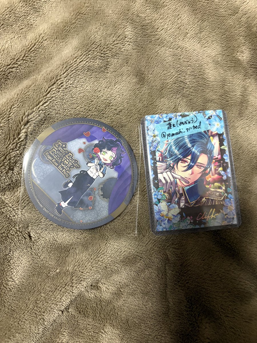 yomoshi_711tred's tweet photo. 交換 あくねこ 悪魔執事と黒い猫 アニメイトカフェ アニカフェ アクリルバッジ  チケット風カード コースター ステッカー 

譲）画像のもの(バッジ:ロノ ナック シロ2)

求）バッジ→フェネス バスティン テディ ベレン
チケット風→ハウレス>ベレン テディ
ステッカー・コースター→ハウレス
↓ https://t.co/GvUstZNSfT