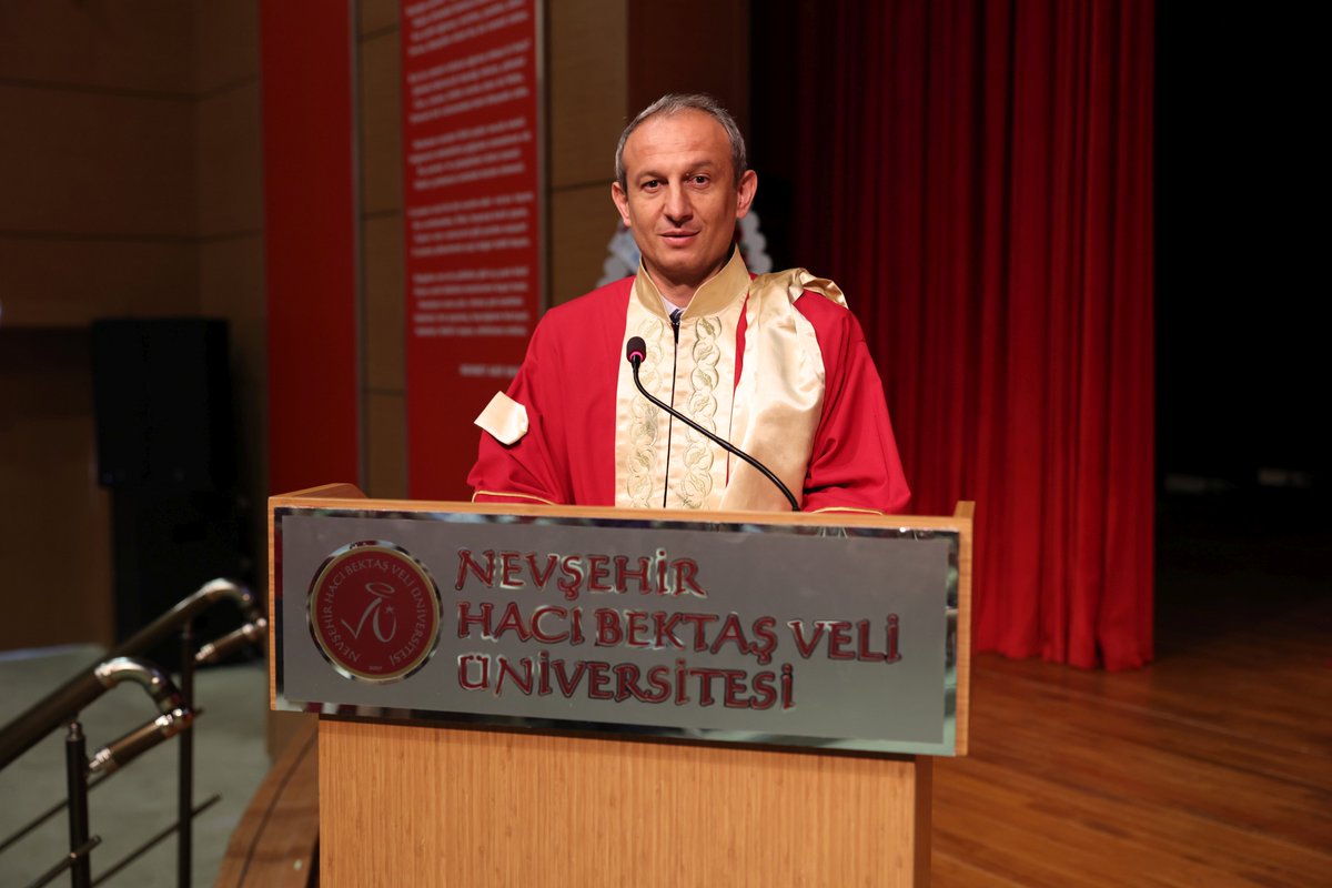 nevukurumsal's tweet photo. #NEVÜ Diş Hekimliği Fakültesi, ilk mezunlarını düzenlenen törenle uğurladı. Genç diş hekimleri, diplomalarını alarak diş hekimliği mesleğine ilk adımlarını attı👉https://t.co/uyWILaYcJH https://t.co/i3M3VRNCNl