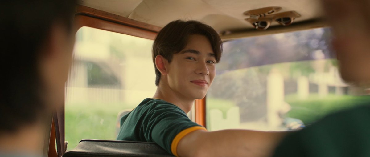 GMMTV's tweet photo. เดินทางกลับชลบุรีกัน 🚌💨
#WhenOrangesFallEP9

@almondsleepp @___progresss___ @Kktken_Lim @tananloh_ @justinmmoir https://t.co/qcOH48u9tL
