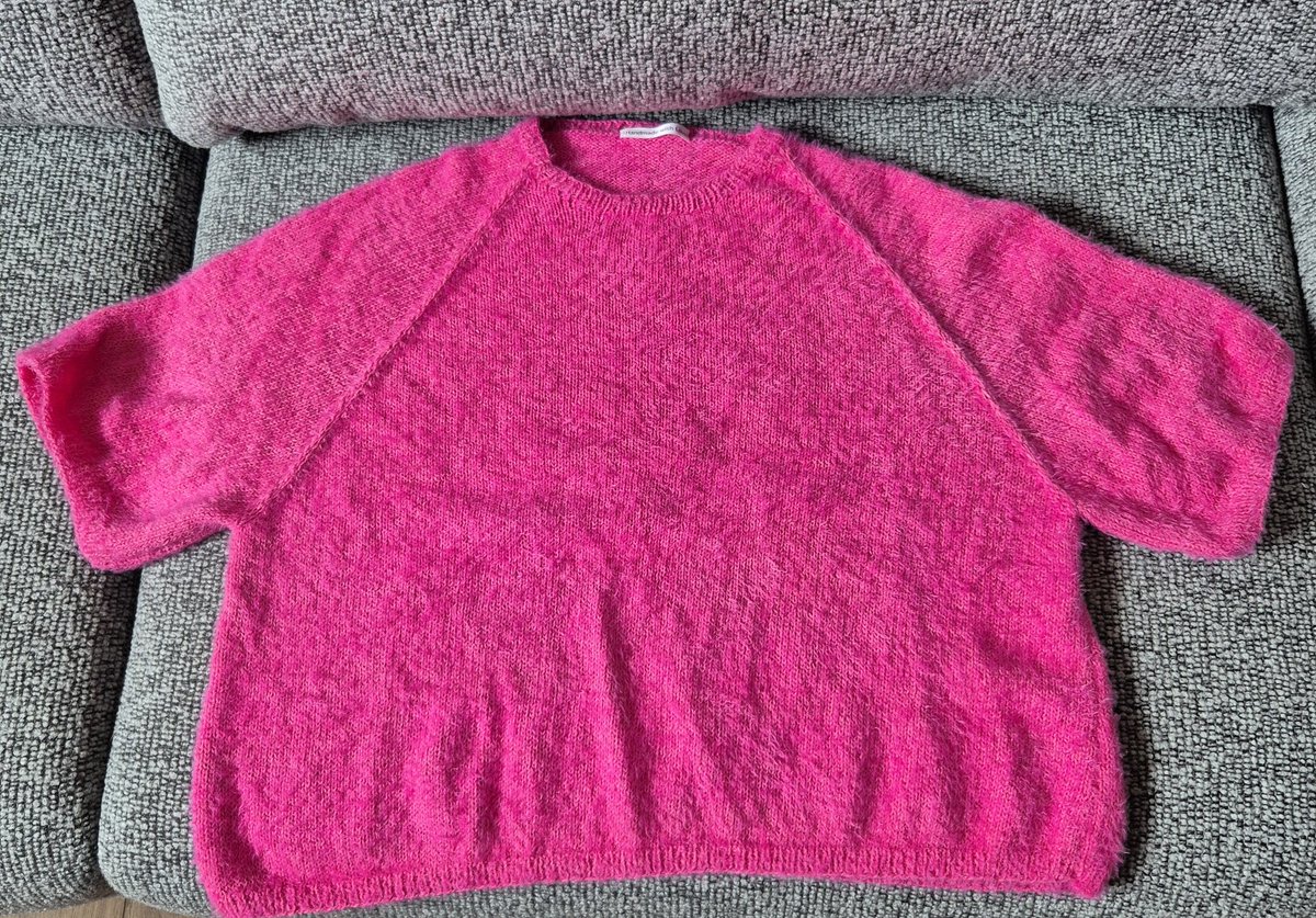 Sonnenblitz2's tweet photo. Ich habe euch noch gar nicht mein Raglan Shirt aus Per Fortuna von lanagrossa gezeigt. Ich liebe die Farbe . Es ist das Modell 23 aus dem Look Book No. 20 .
#knitting #lanagrossa #perfortuna #handwork #knittinglove https://t.co/uCAjoq1El3