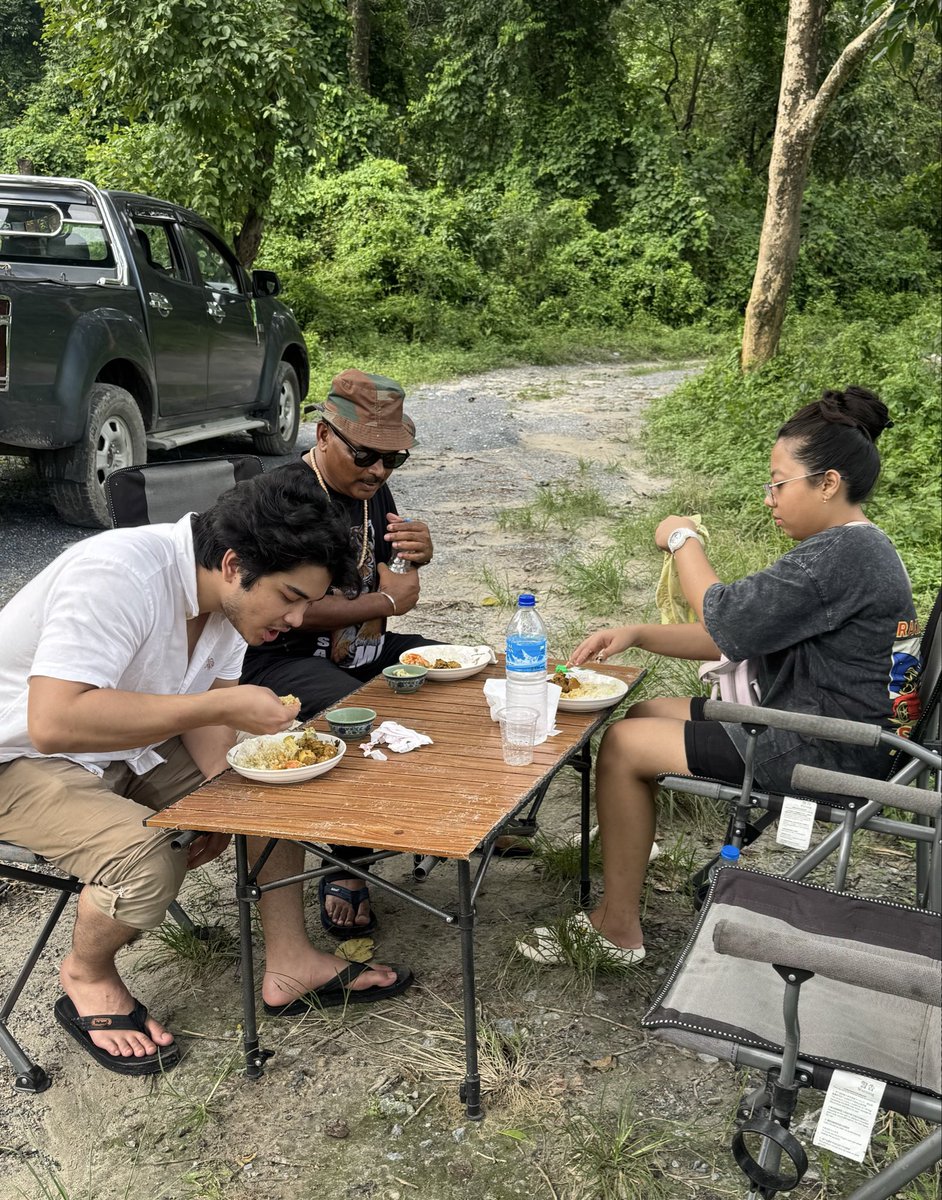 Mrinal_MLA's tweet photo. #8pm : #JungleLunch

Pleasure of having lunch in a jungle..
জংঘলৰ মাজত বহি দুপৰীয়াৰ আহাৰ গ্ৰহণ কৰাৰ মাদকতাই সুকীয়া... https://t.co/IEyYHaPZBm