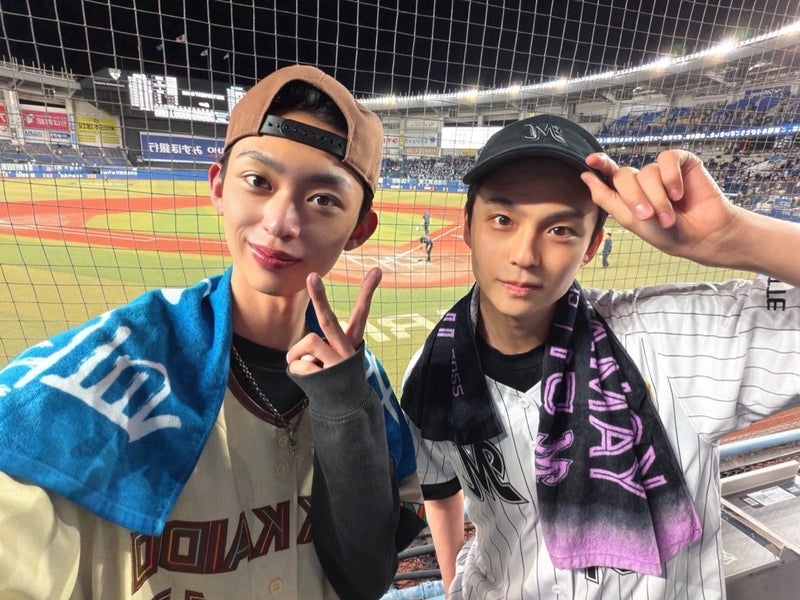 shuuunta__'s tweet photo. 드디어 레이 오라버니와 직관을 다녀왔구나
이 날을 얼마나 기다렷는지 https://t.co/nxMyhUT6bs