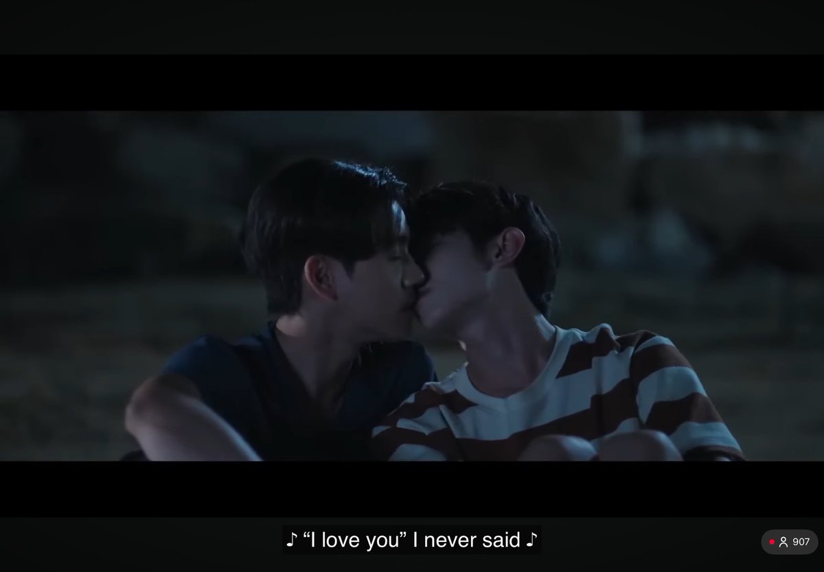 『KISS』 HELP almond liked this tweet where i was literally having a whole