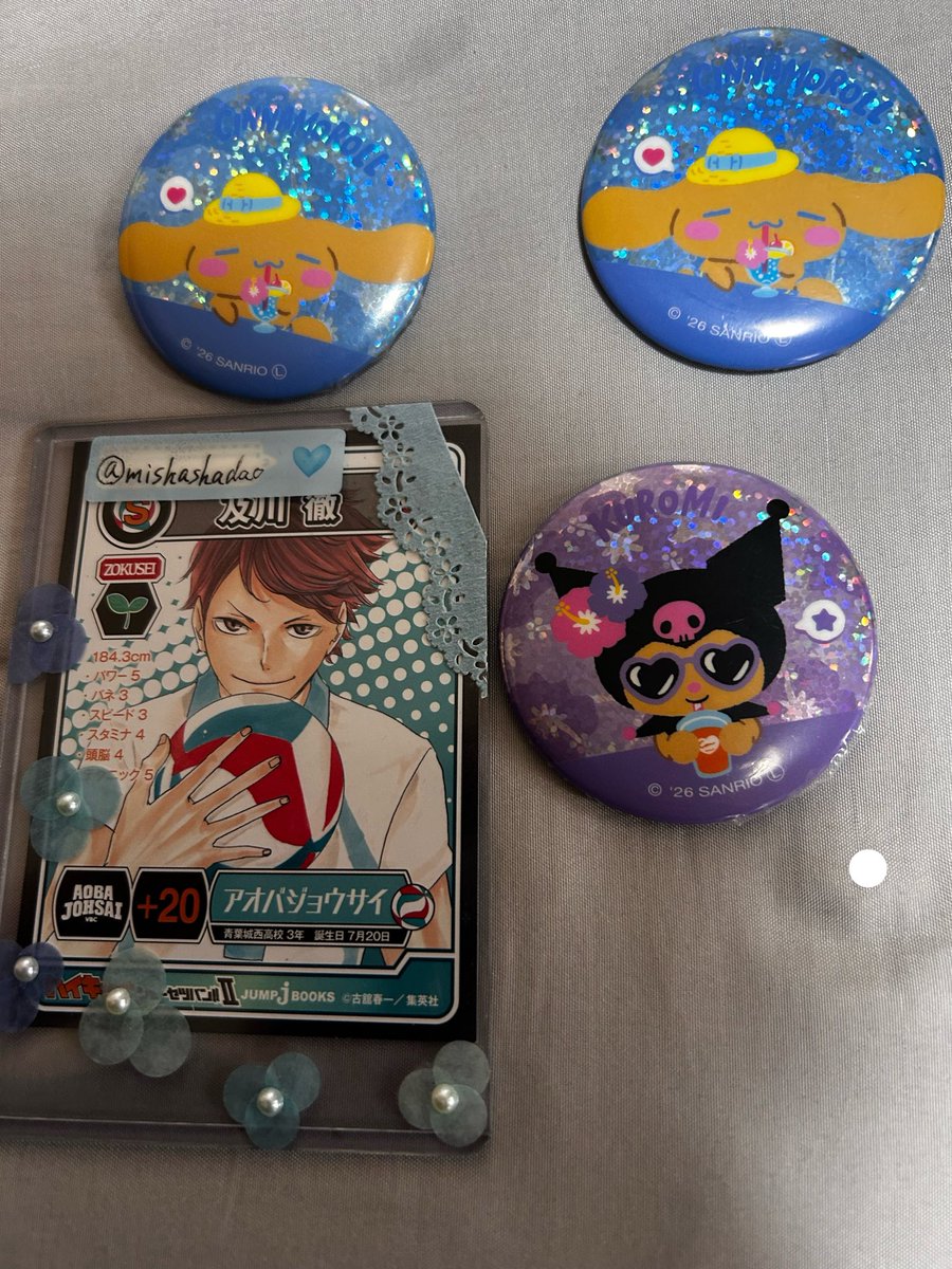 mishashadao's tweet photo. 【交換/譲渡】ダイソー セリア サンリオ サマーバケーション 100均 ホログラム 缶バッジ

譲：シナモロール クロミ
求：ポムポムプリン or 定価+送料

譲渡はまとめてのみ
郵送交換
お気軽にお声掛けください https://t.co/nMkPytTQ5Q