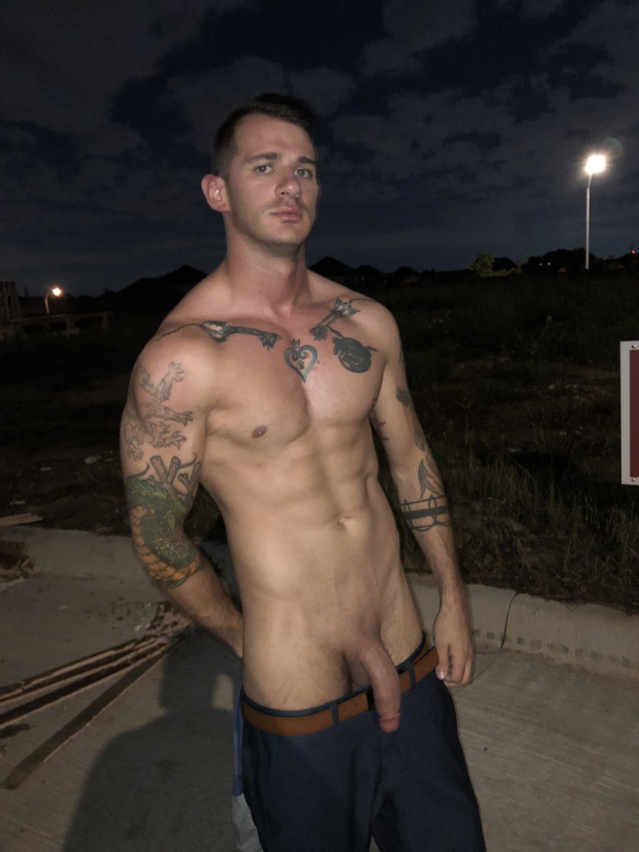 alphammodels's tweet photo. Nothing in the world like a big dick white boy with tats 🤤 https://t.co/Q89EhCsXjy