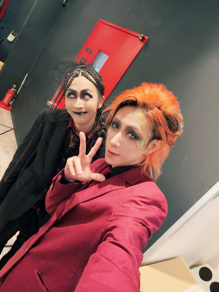 Shinsaku_Drum's tweet photo. 本日は怪人二十面奏で
高田馬場でした！
熱い3マンで熱いライブでした！！！
ありがとうo(^-^)o

まみれたの森田くんと📸
またお願いします^ ^ https://t.co/ABMdlPcD5M