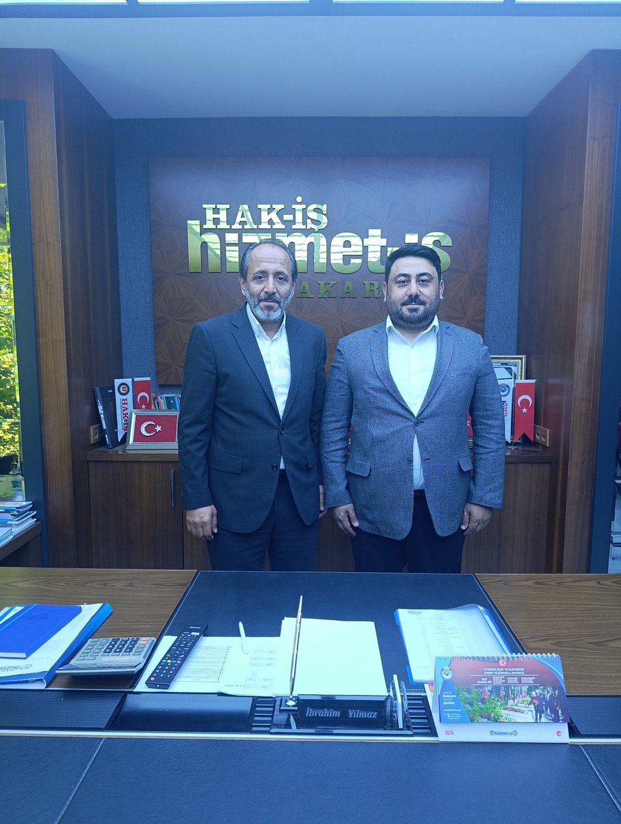 hizmetisakarya's tweet photo. Sakarya Büyükşehir Belediyesi Ulaşım Daire Başkanı Sn.Burak KARSLI sendikamızı ziyaret ederek yeni Yönetim Kurulumuza hayırlı olsun dileklerini ilettiler.

Nazik ziyaretleri ve güzel temennileri için kendilerine teşekkür ediyor, çalışmalarında kolaylıklar diliyoruz.
@ibr_ylmaz https://t.co/alxn4hSbFY