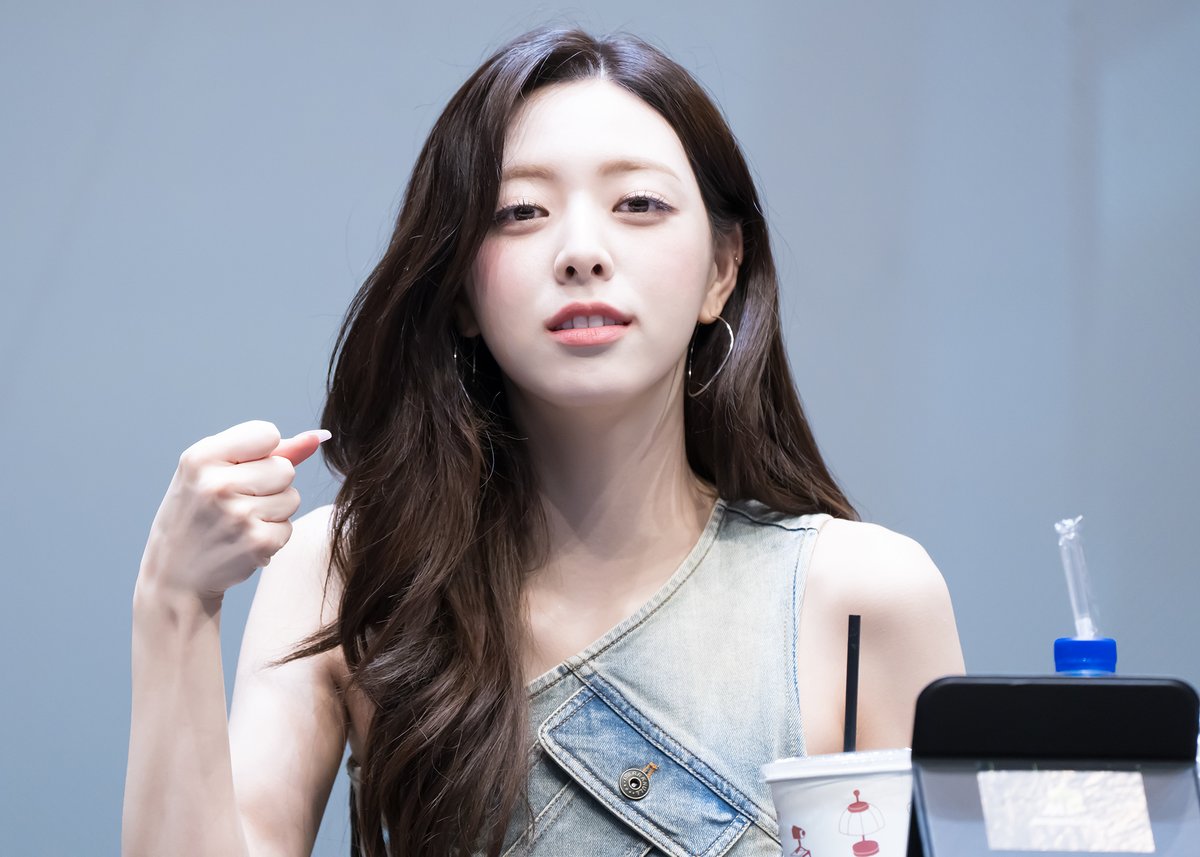 ITZY_PAN's tweet photo. 260529
#있지 #ITZY #유나 #YUNA https://t.co/2HIB4UGvVe