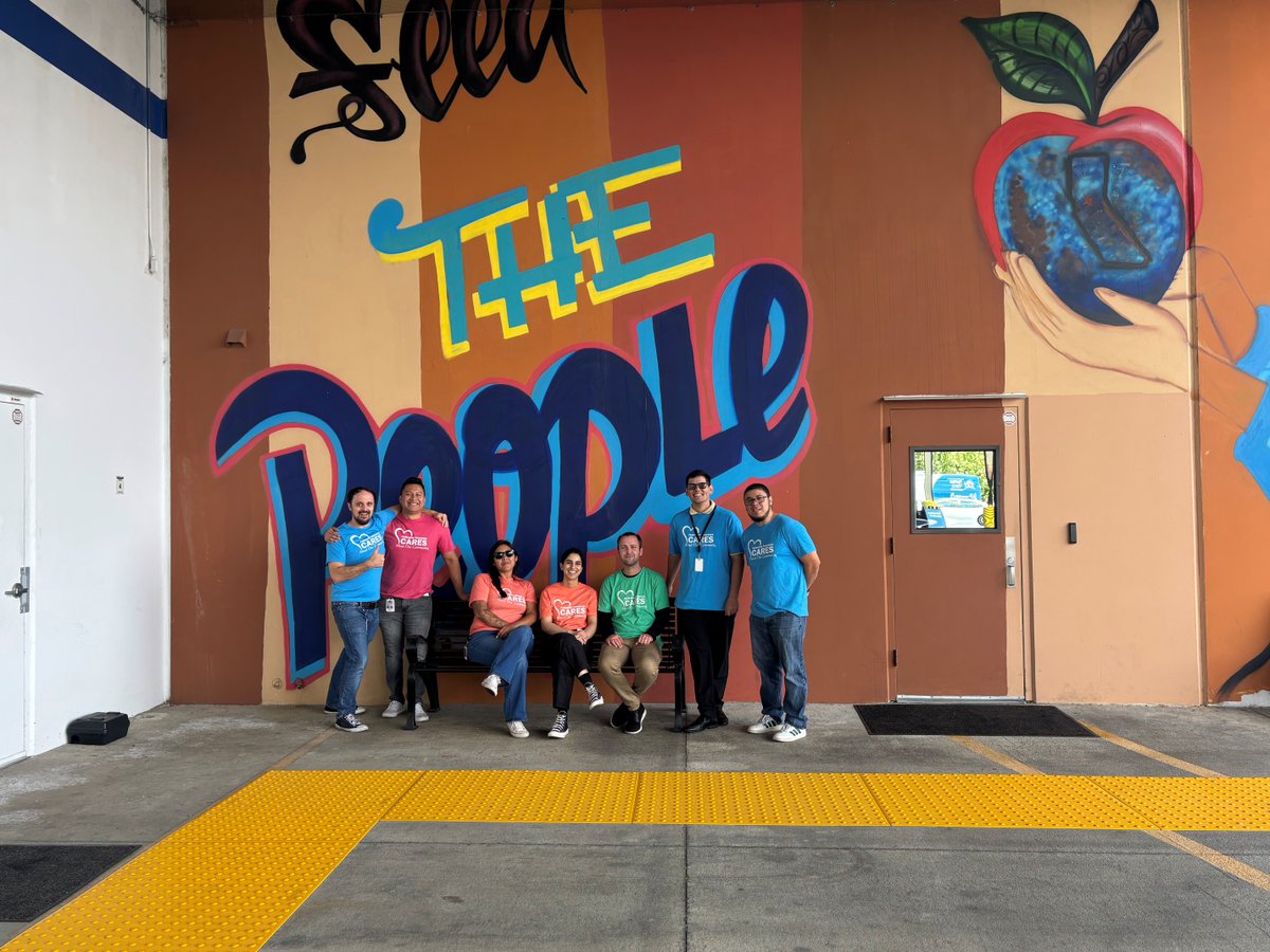 federatedins's tweet photo. Our team joined Sacramento Food Bank &amp; Family Services for the Stamp Out Hunger Food Drive — checking for expired items, setting aside damaged boxes and cans, and sorting donations.

Thank you to our employees for their dedication to the community. 👏 #FederatedCares https://t.co/pQCqCMMe7G