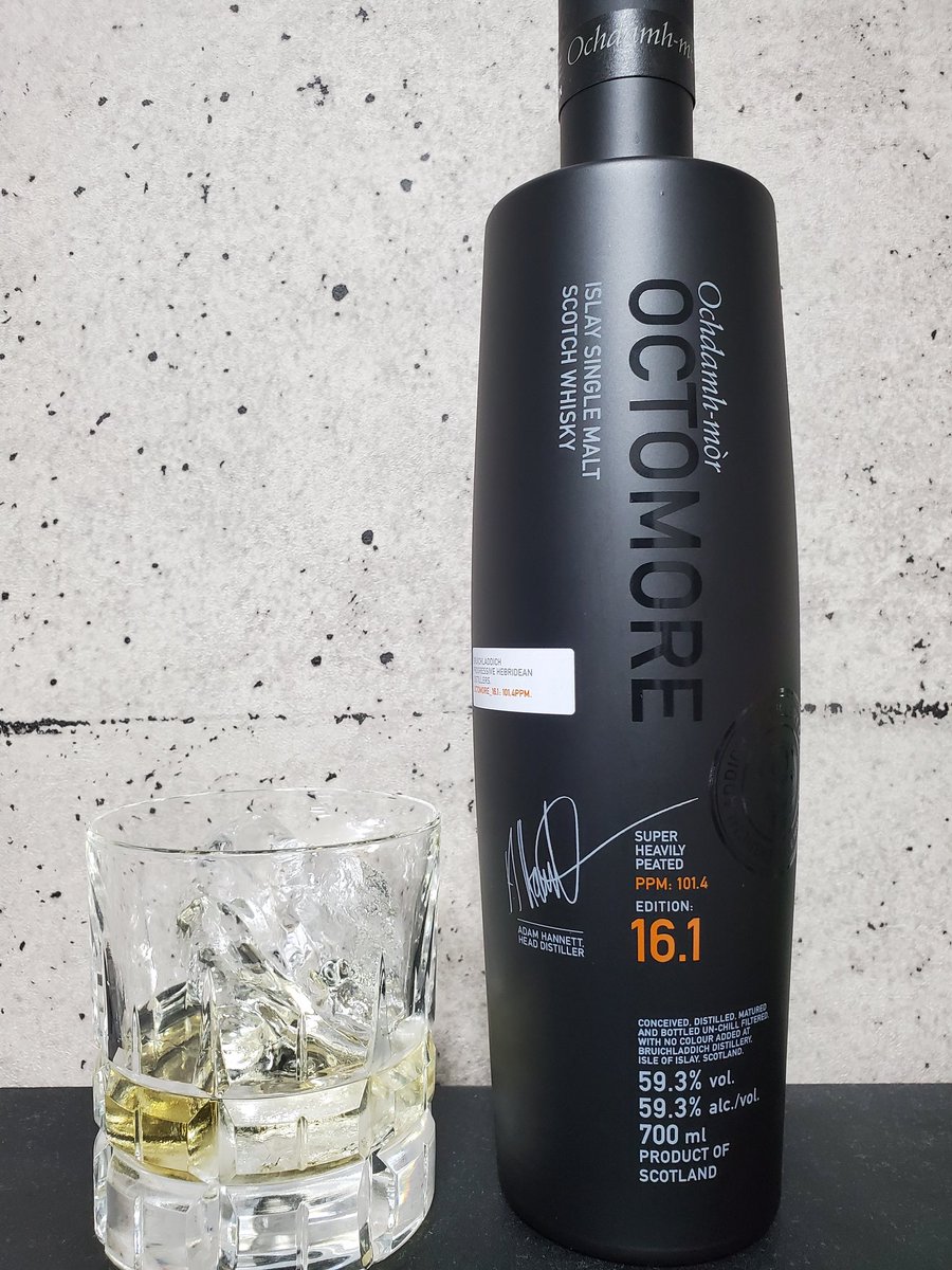 gon_whisky's tweet photo. 続いてはオクトモア16.1！
めちゃくちゃピート効いてて旨いなぁ！
けど1杯で大満足するw https://t.co/Bd93xnKSPL