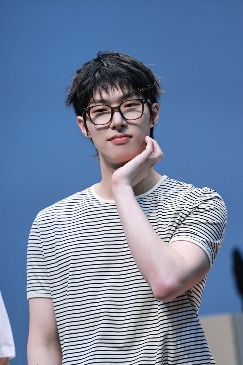 h68JuJ5x4D87570's tweet photo. 260706 Mingi 
#ateez #mingi #민기 https://t.co/c5gdRyBpRq