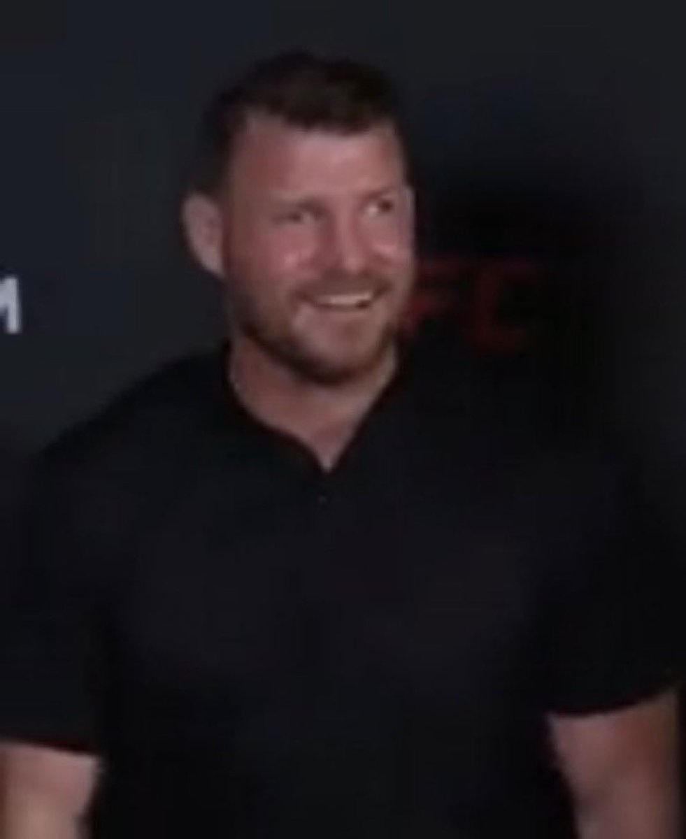 TheArtOfWar6's tweet photo. Me trying to watch McGregor vs Holloway and the World Cup at the same time https://t.co/jTMFFl5eGj